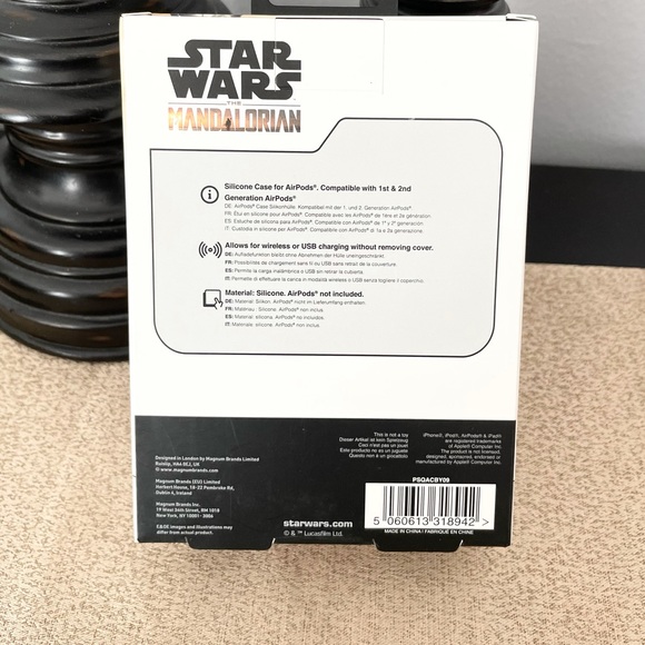 NWT The Mandalorian Grogu Airpods Case - Picture 4 of 5